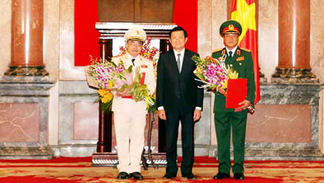Asiste presidente vietnamita a la ceremonia de ascenso de rango militar